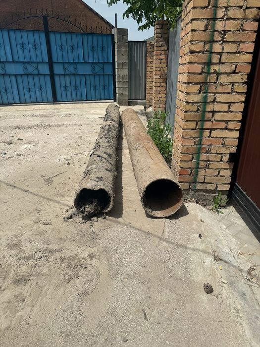 Продаю 2 железные трубы