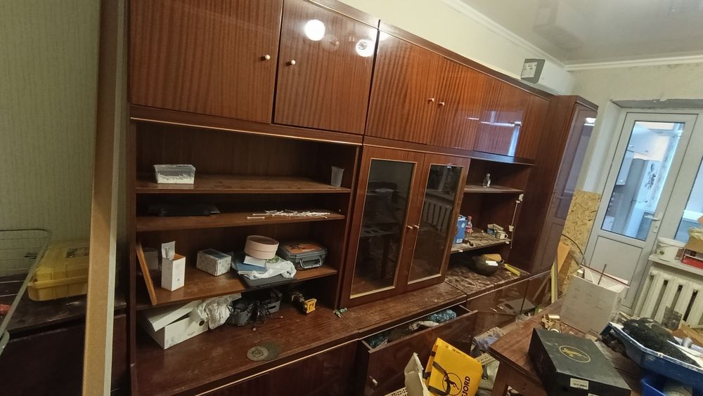 Отдам бесплатно стенку