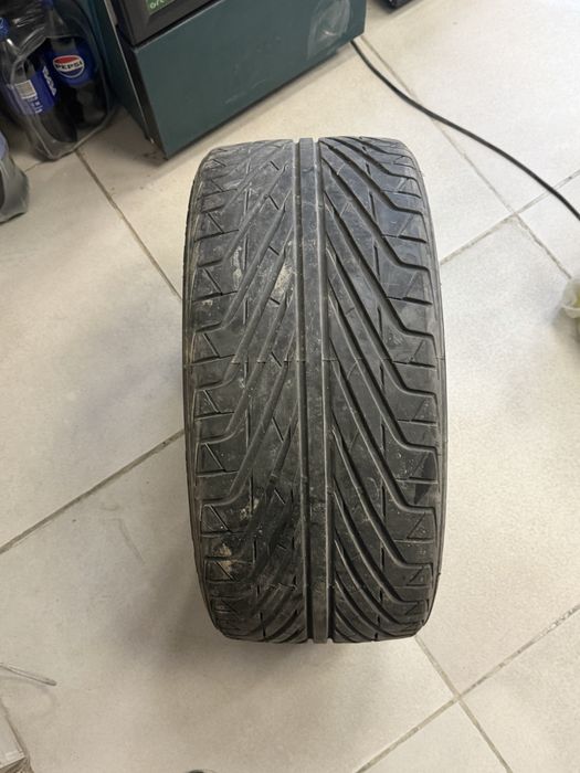 Шина 18 размер новая