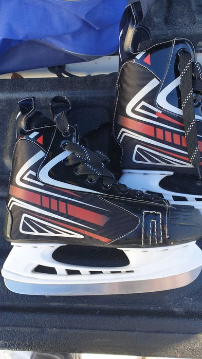 Продам лыжи с ботинками