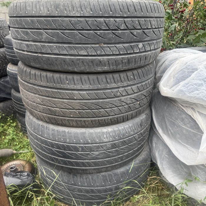 Продам летние  шины R20
