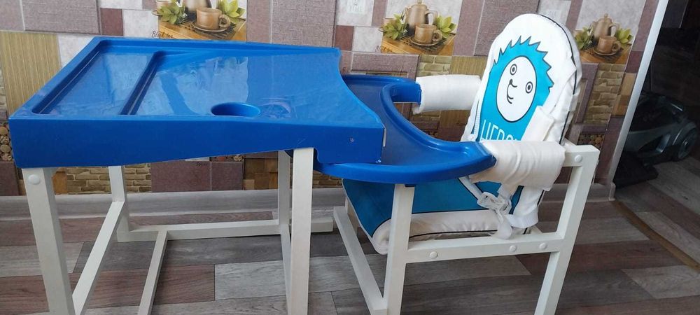 Стульчик-столик для кормления