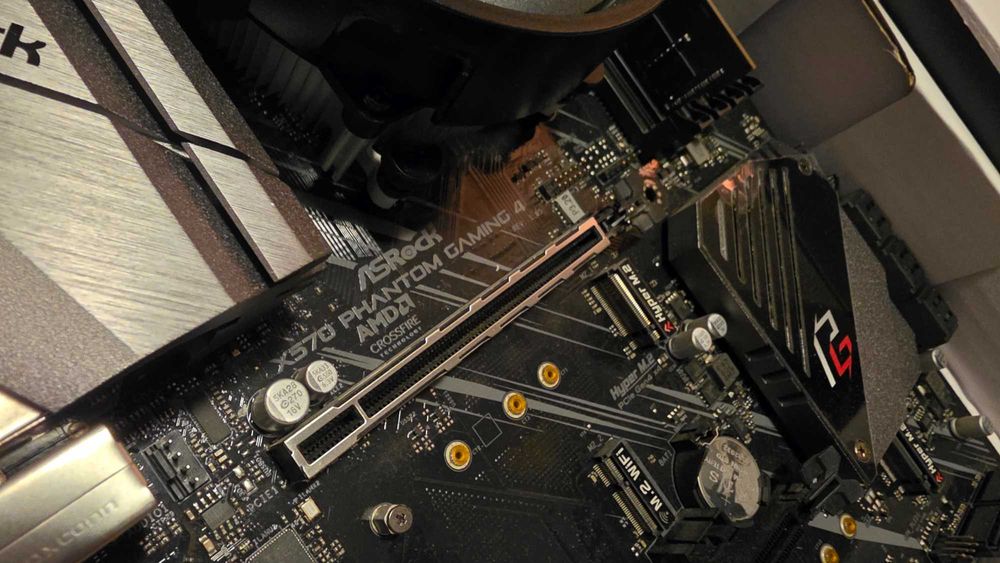 Placa de baza AM4 X570 Phantom Gaming 4,Ryzen5 3600 Pro + 16/32Gb DDR4