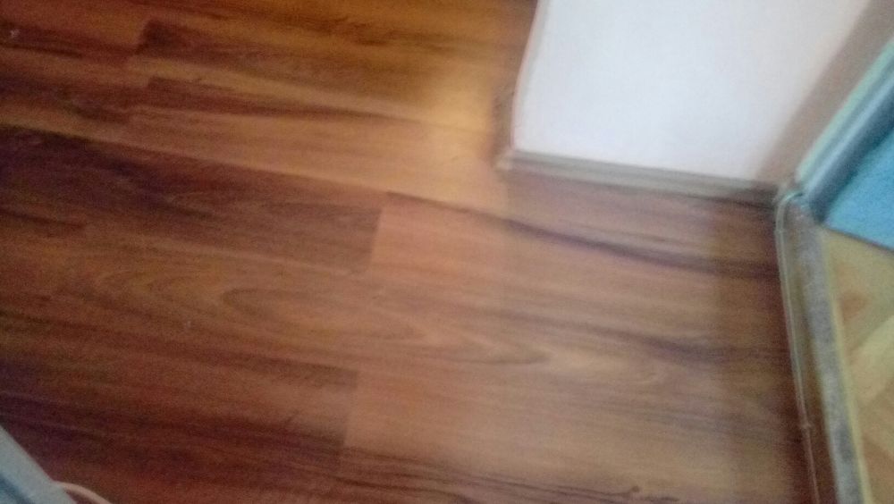 Vând parchet laminat