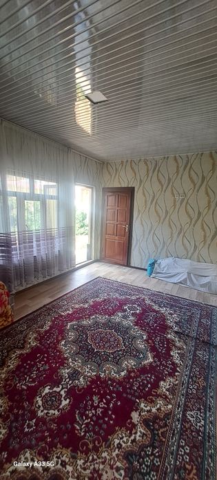 Назарбек Тарновда уй сотилади.4соток5хона.Газ,свет,сув,канализация бор