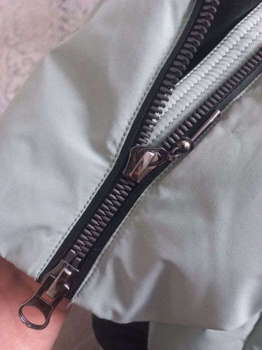 Продам женскую куртку