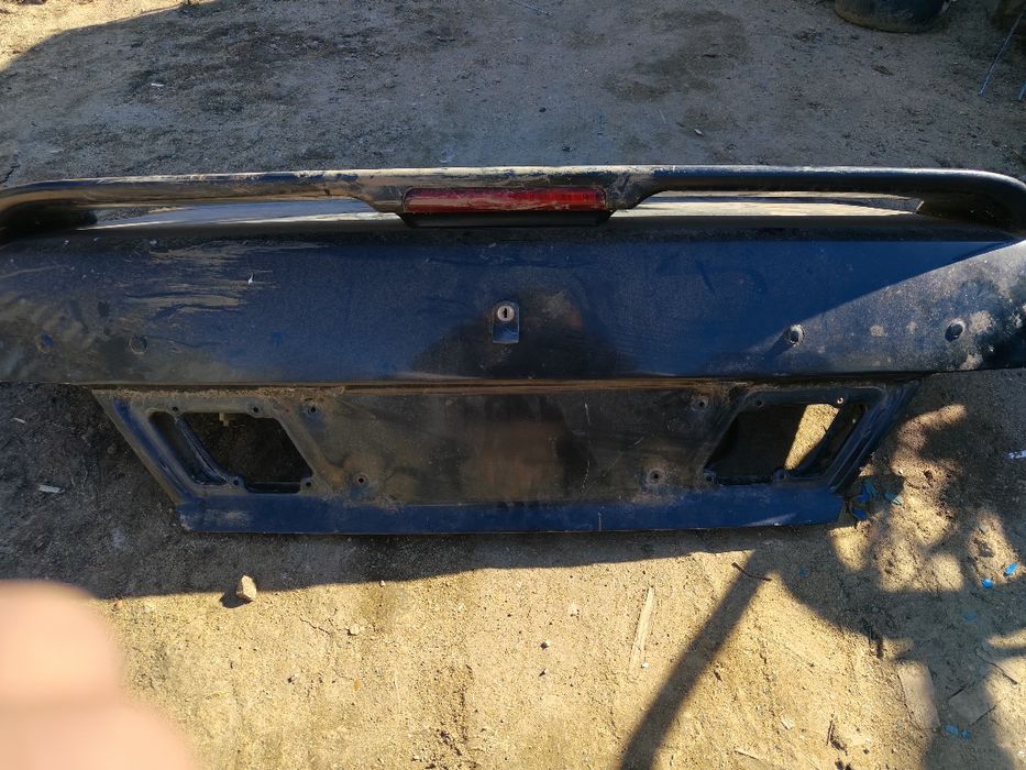 Продам багажник и дверь от 2115