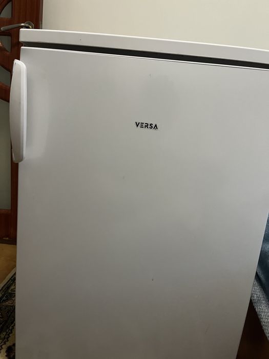 Frigider si congelator Versa.