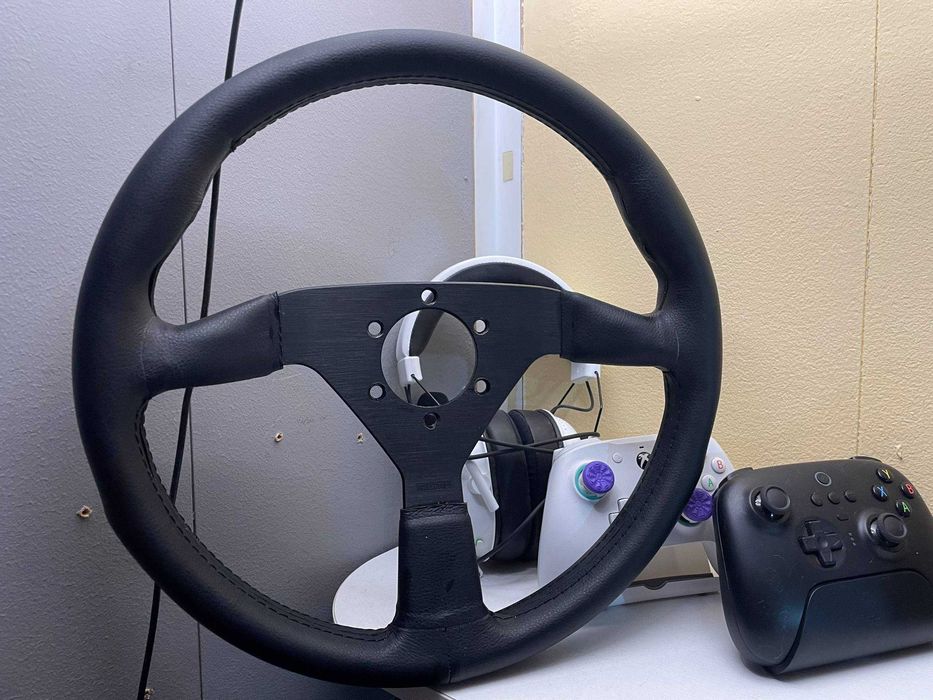 Продам руль MOMO