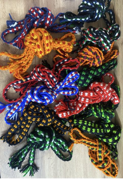 Вълнени плоски и кръгли коланчета подходящи за народни носии