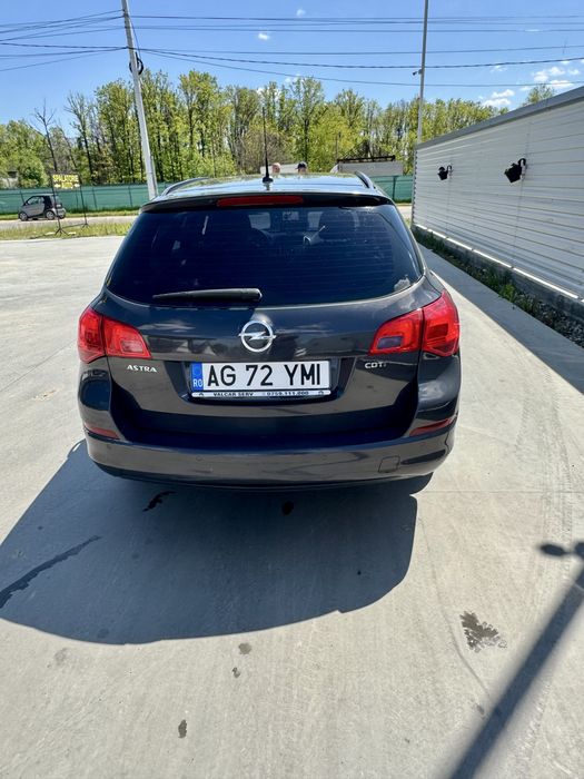 Opel Astra J Sports Tourer 2015