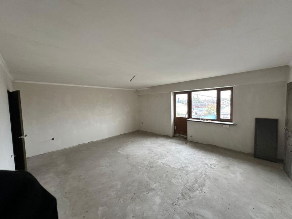 Продам дом, 3 этажа, элитный район