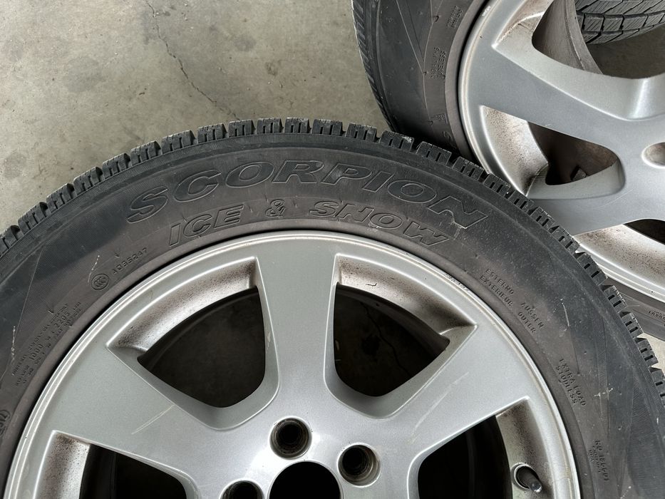 Зимни гуми Пирели 235/65 R17