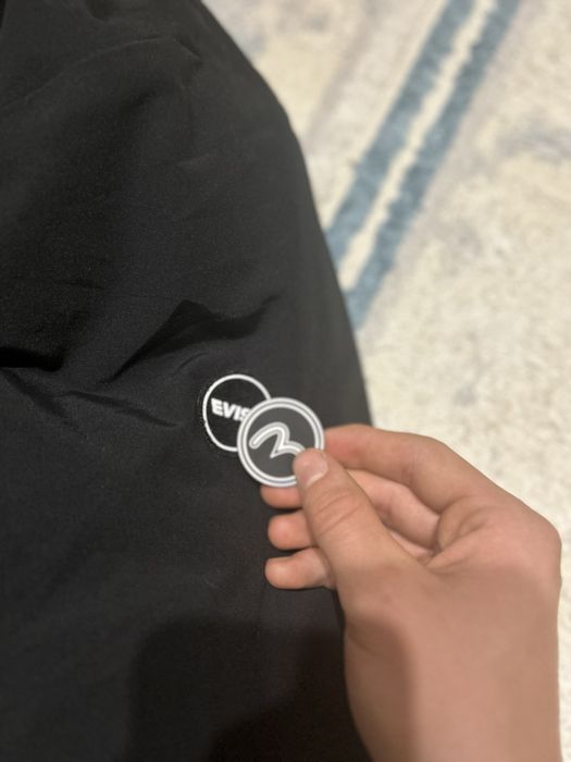 Куртка evisu в хорошем состояние, оригинальна