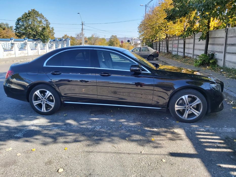 Vând Mercedes  e220