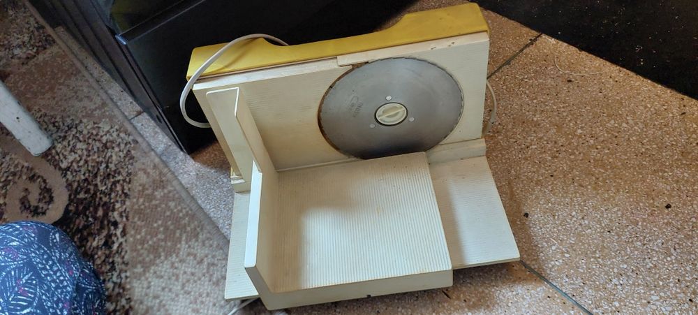 Set electrocasnice bucătărie: Feliator Novapan + Aparat vidat (pt piese)