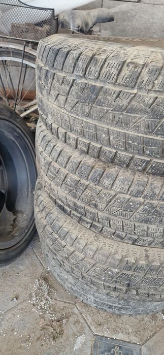 Продам резину на земон поидет