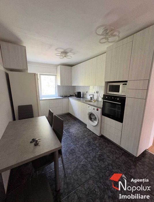 Apartament cu 4 camere de vânzare în Plopilor – 77 mp + 2 balcoane