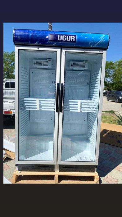 Холодильник витринного типа UGUR USS 748 D2KL