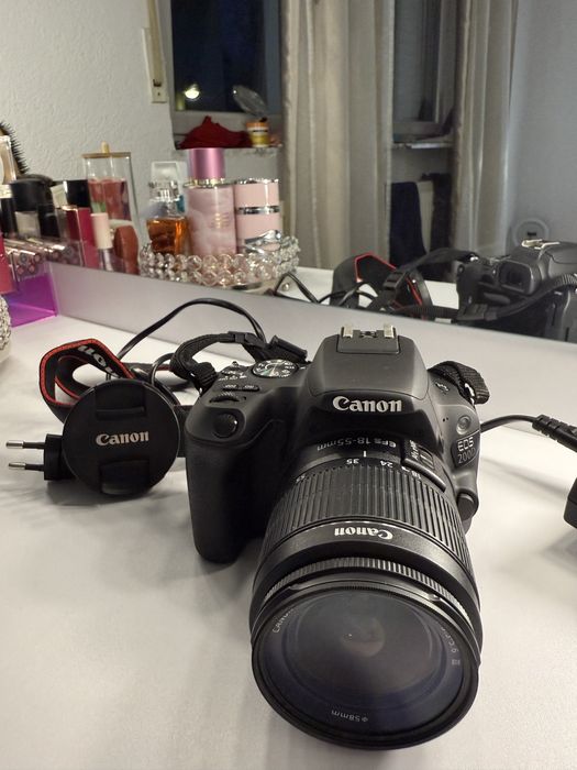 Aparat Canon folosit cu grija in perfecta stare