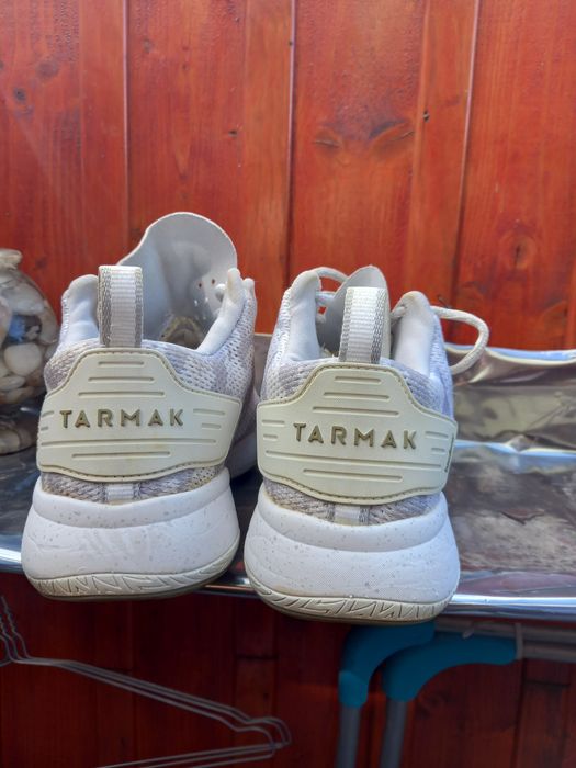 Vind adidași tarmak