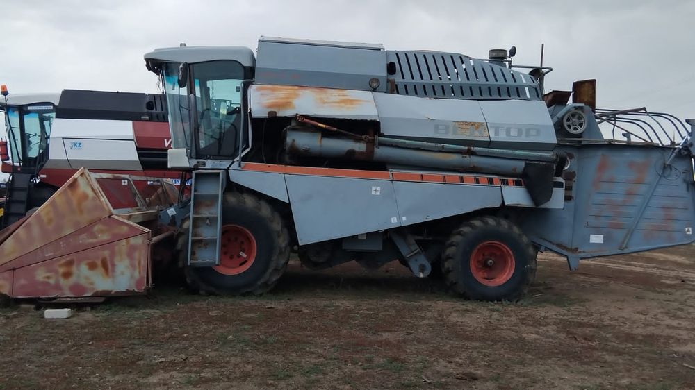 Продам комбайн вектор