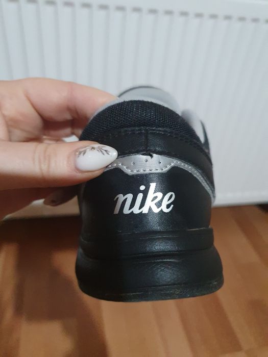 Маратонки найк 40 номер