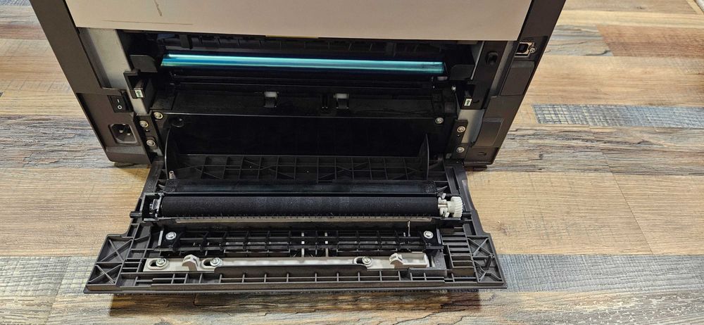 Лазерен принтер Lexmark E120 – работещ, за нова касета (тонер касетата е за смяна)