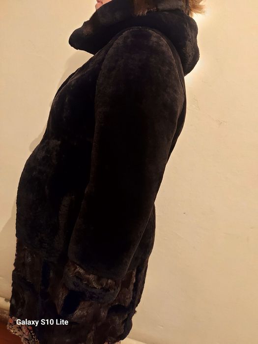 Срочно продам шубу мутон