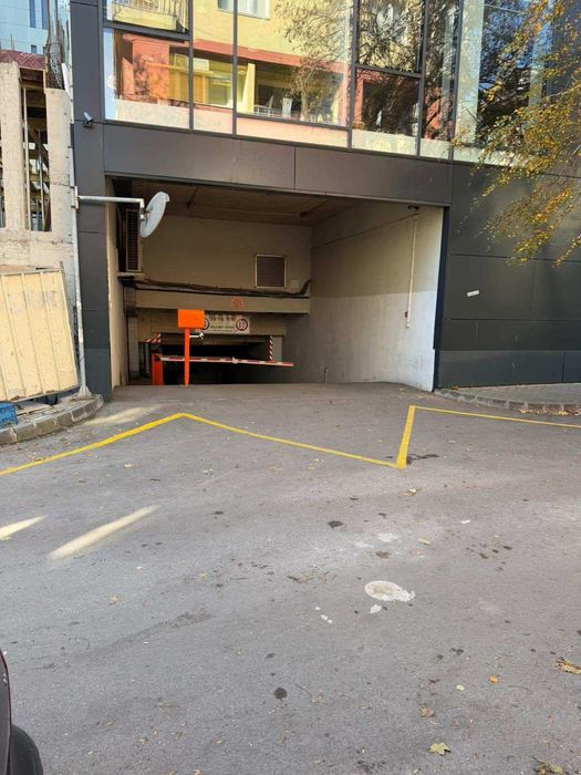 Дава се под наем Офис в Варна, Център - 83 кв.м за 1994.61 € - Снимка #10