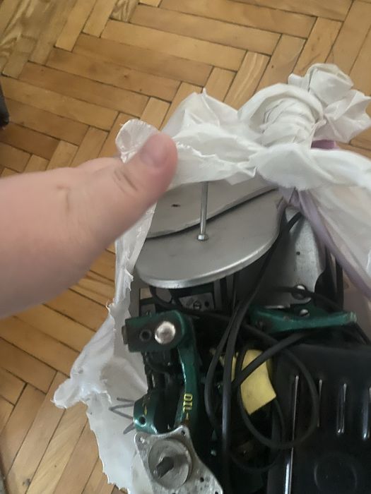 Оверлок не включаеться