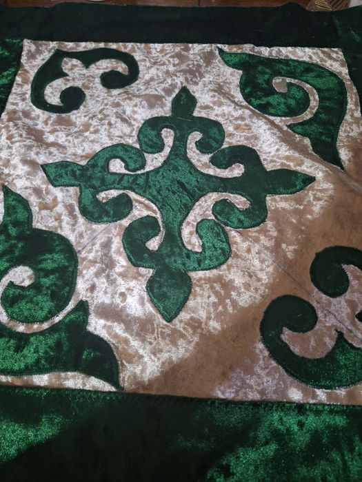 Продаю велюревые подушечкий