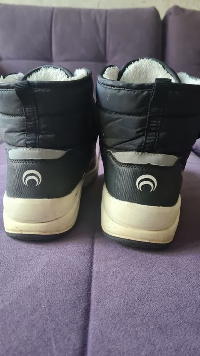 Продам зимние ботинки