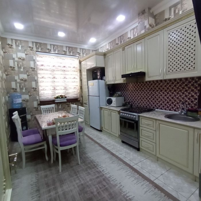 Замона тойхона ропарасида
Массив Кизгалток 1-дом
2-подез 15Кв
3-етажли