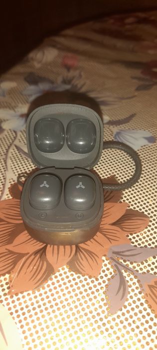 Наущник срочна продам.