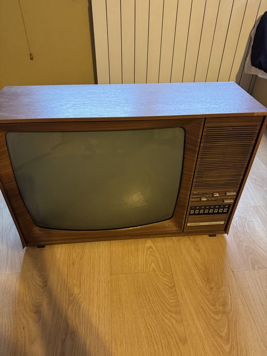 Продавам винтидж немски телевизор SABA T 258, 15 инча/38см./