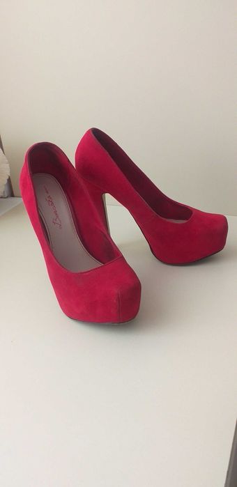 Продам туфли BERSHKA