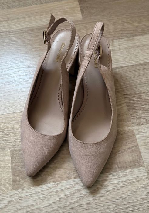 Pantofi nude imitatie piele intoarsa