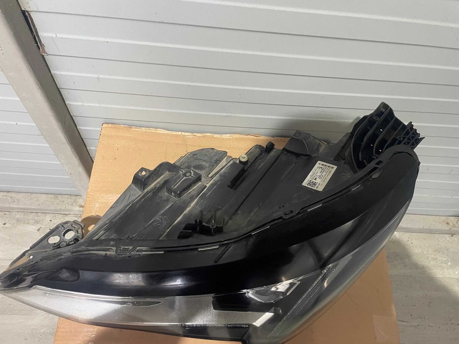 Far stanga led Peugeot 3008 / 5008 An 2020 - 2024  cod 9836230680