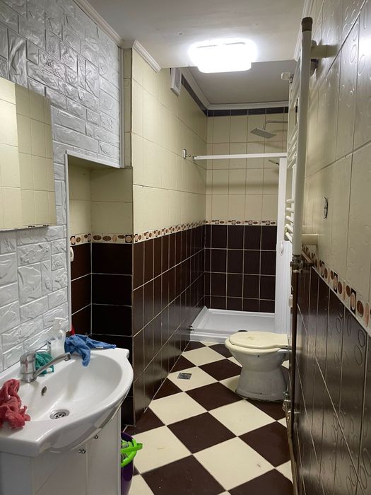 De închiriat apartament central – 64 mp