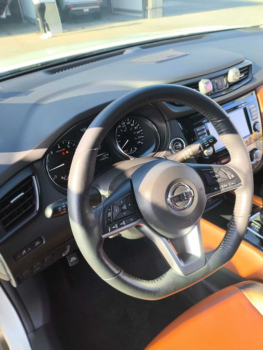Nissan Rogue Platinum SL AWD