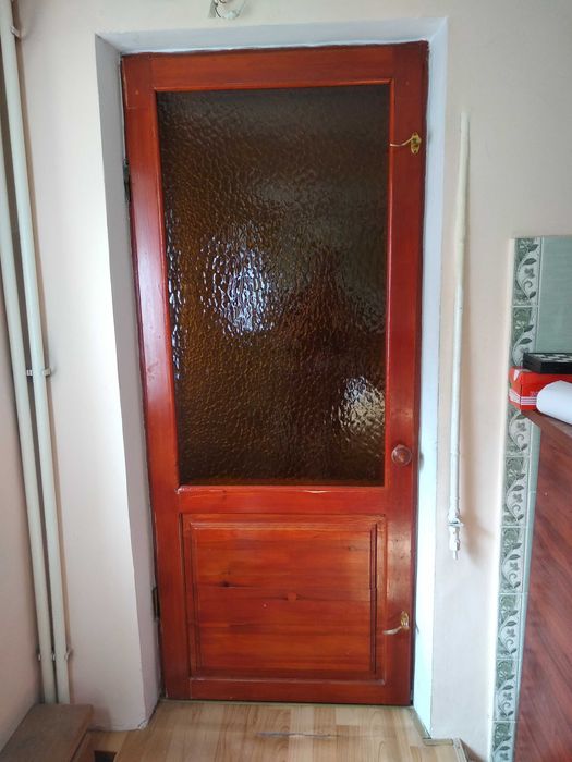 Продам двери б/у