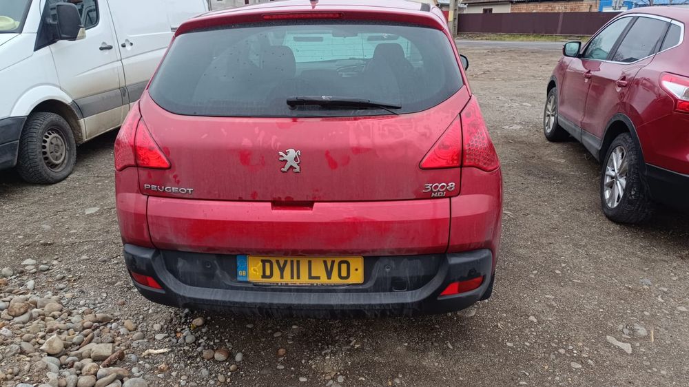 Vand peugeot 3008 cu volan pe dreapta ( defect )