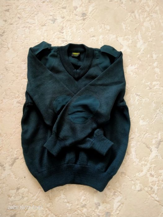 Свитер военный, новый.