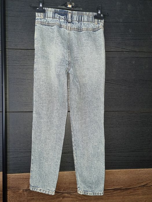 Продавам Детски дънки за момиче като нови