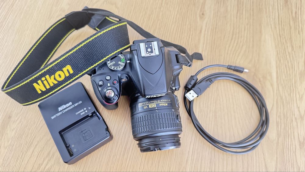 Nikon DSLR D3300 + obiectiv 18-55mm