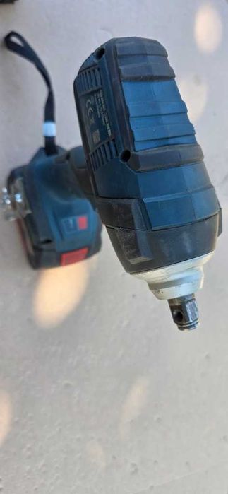 Bormasina impact Bosch GDS 18V 300