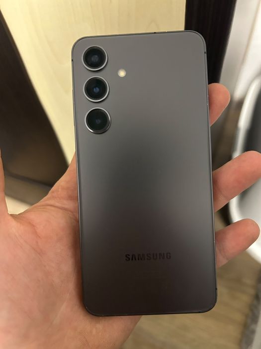 Vând sau schimb s24 256gb