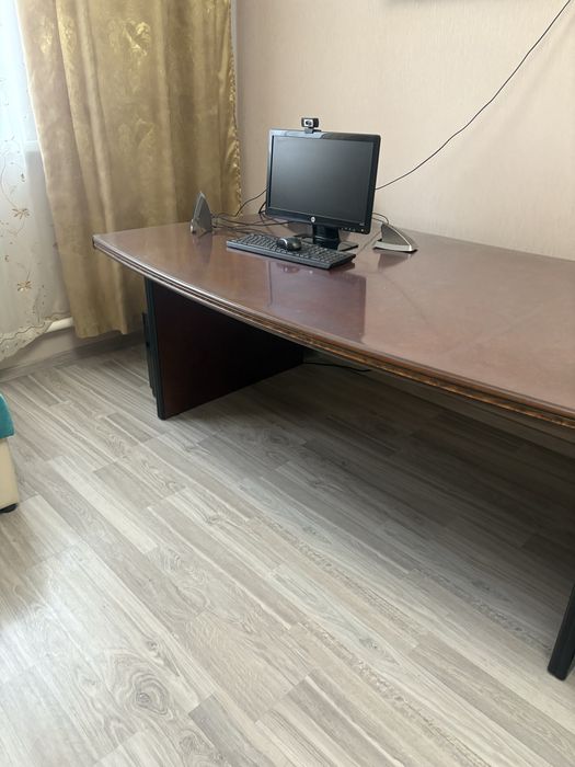 Продам  офисный стол