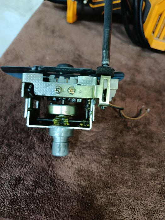 Nexia Speedometr  sotiladi. Продается спидометр Нексия.